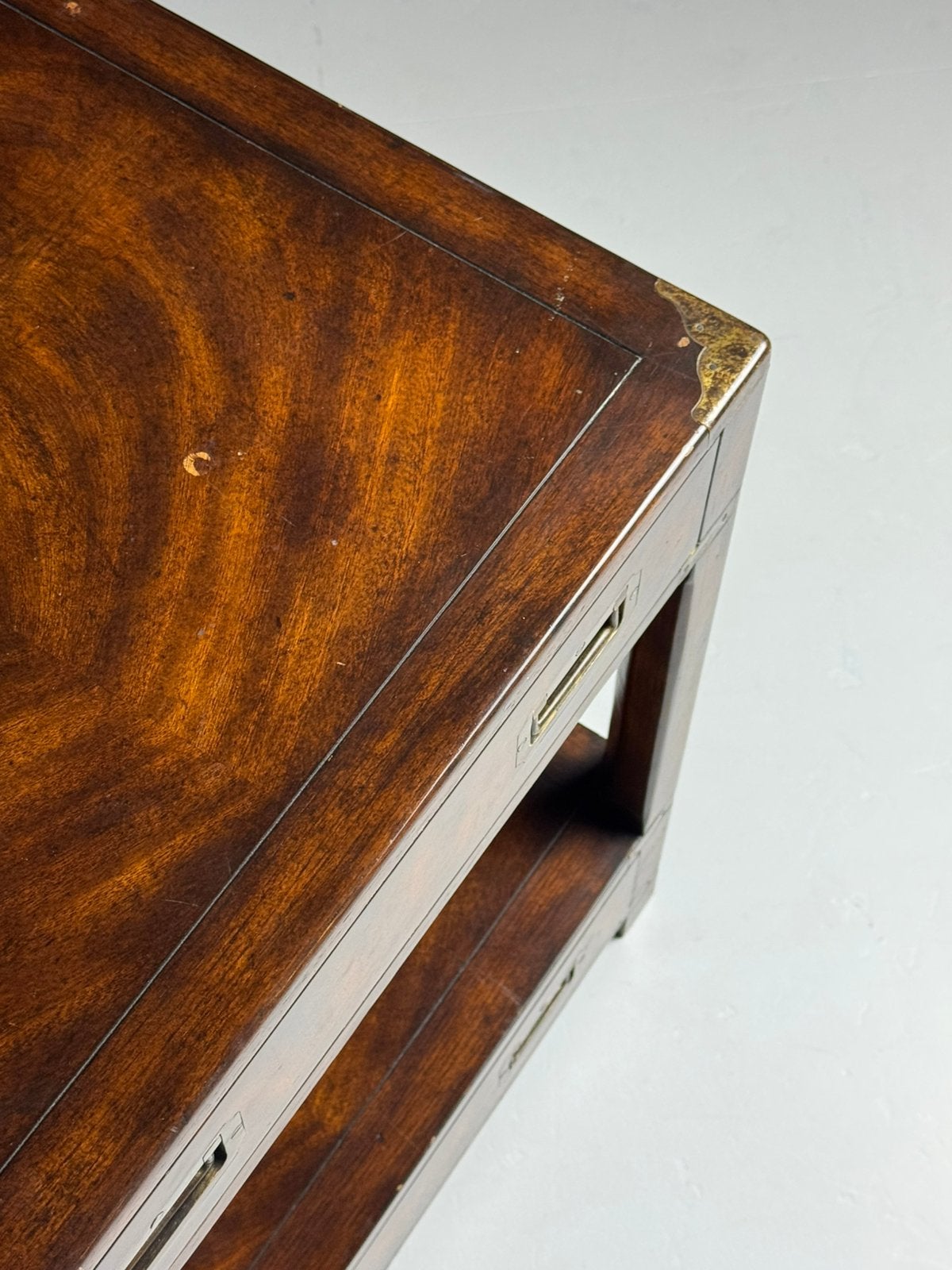 Campaign stijl salontafel mahonie, Ophalen of Verzenden, Zo goed als nieuw, Minder dan 45 cm, 70 cm of meer