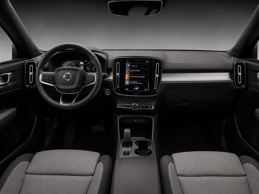 Volvo XC40 1.5 T5 PHEV Carplay|CruiseControl|KeyLess|Bluetoo, Stof, Gebruikt, Euro 6, 1712 kg