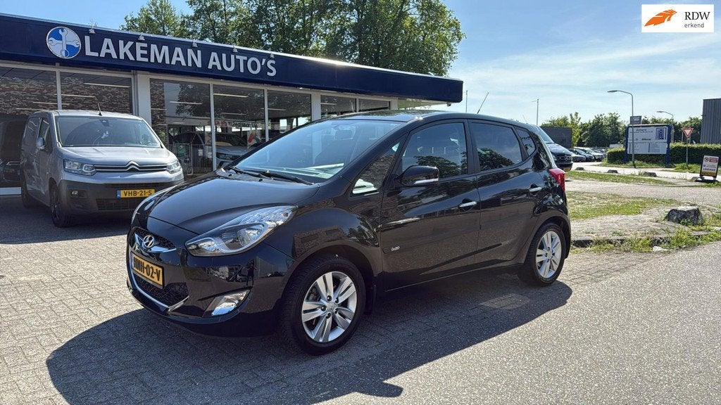 Hyundai IX20 1.6i i-Vision Fifa World AUTOMAAT Blackline Huu, Euro 5, 1591 cc, 4 cilinders, Zwart