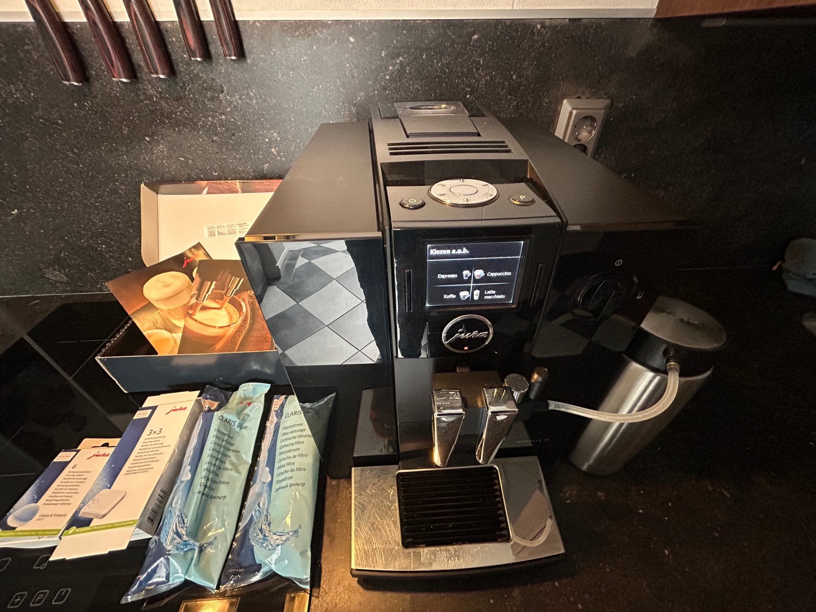 Jura impressa F8 (lage tellerstand!), 10 kopjes of meer, Koffiemachine, Gemalen koffie, Ophalen of Verzenden