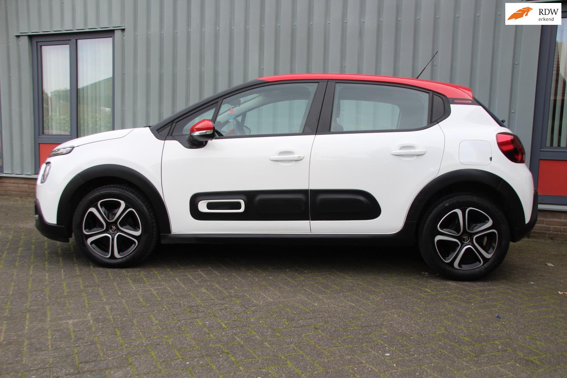 Citroen C3 C3 1.2 110PK Shine | AUTOMAAT | AppleCarplay/Andr, 450 kg, Gebruikt, Euro 6, 1199 cc