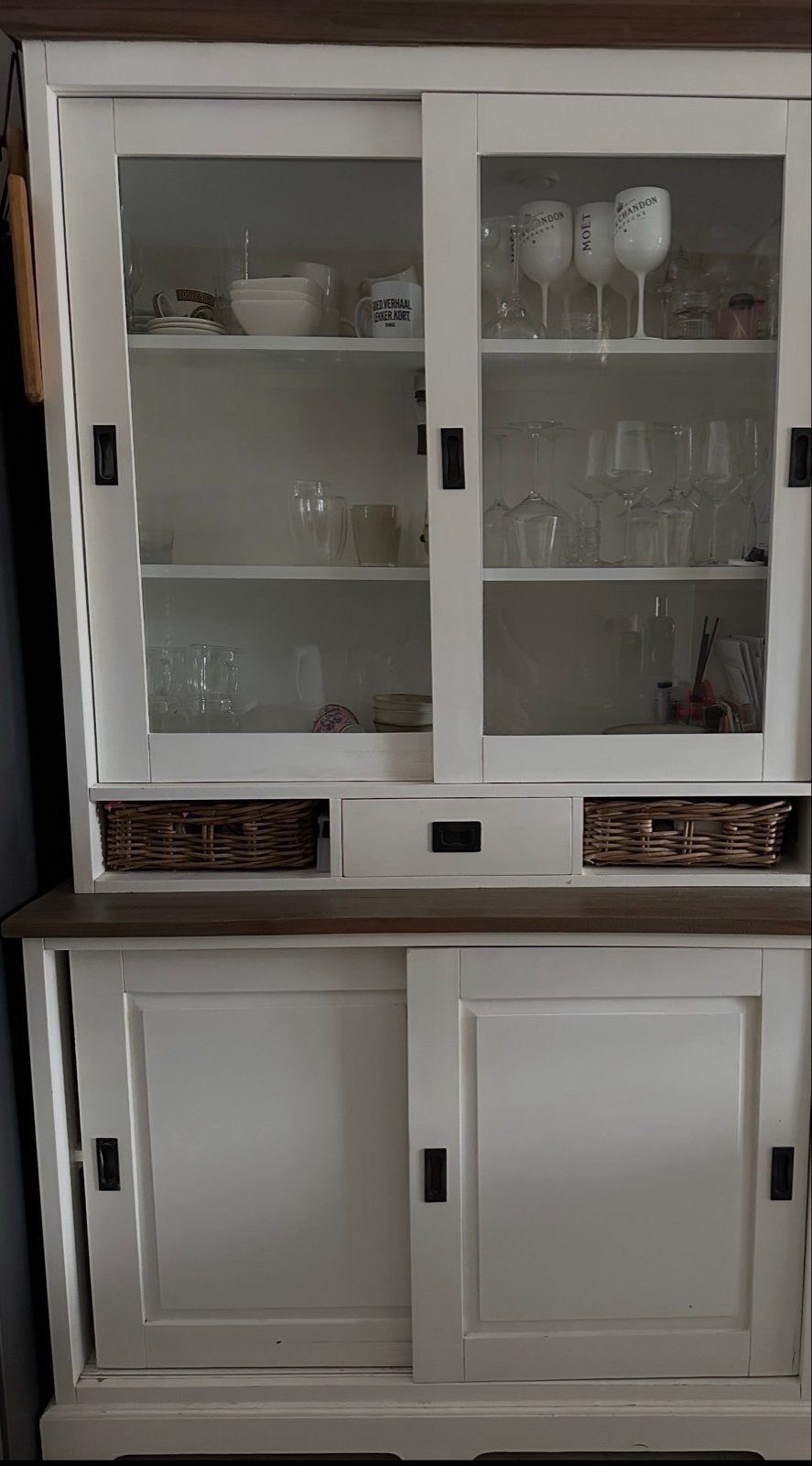 Mooie buffetkast met glazen schuifdeuren, Ophalen, Gebruikt, 100 tot 150 cm, Met lade(s)