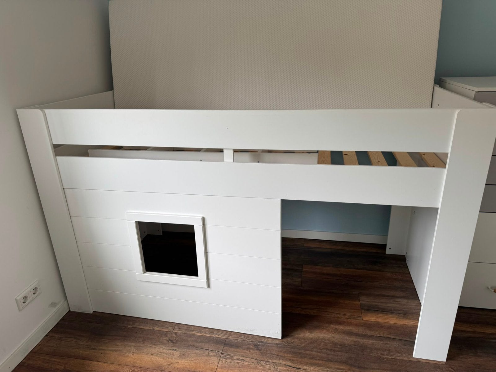 Witte mid hoogslaper, Kinderen en Baby's, Kinderkamer | Stapelbedden en Hoogslapers, Ophalen, Zo goed als nieuw