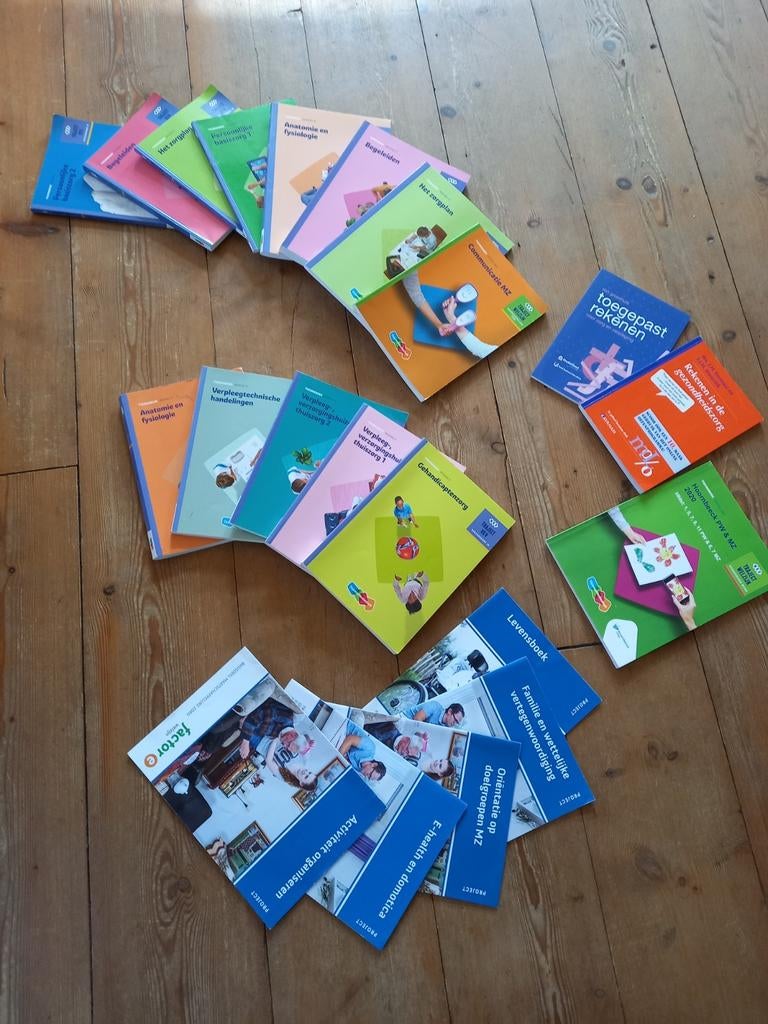 Schoolboeken verzorgende IG opleiding, Boeken, Ophalen of Verzenden