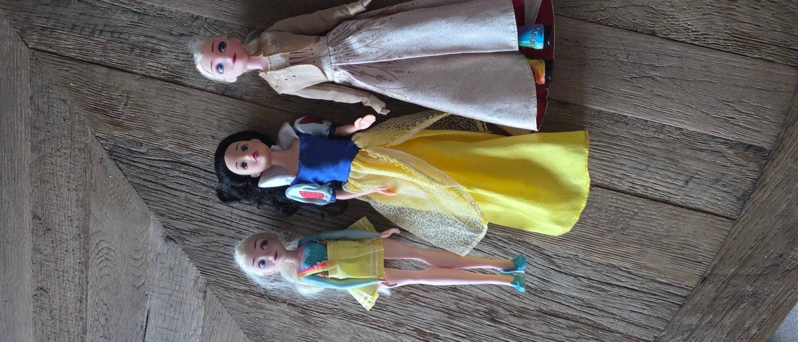 3 Disney Barbies: Elsa, Sneeuwwitje, Ophalen of Verzenden, Gebruikt, Barbie