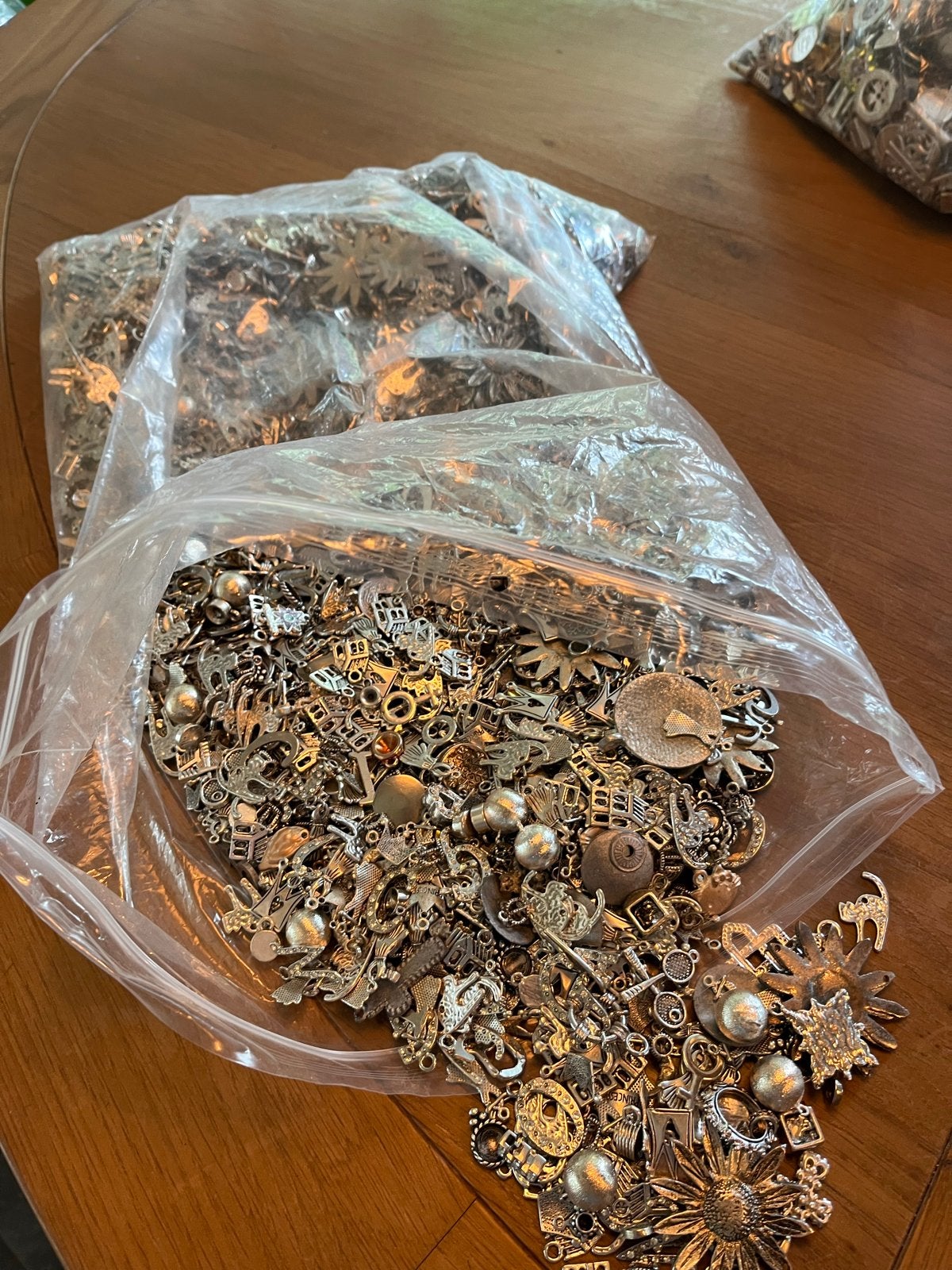 Grote partij bedels (5,2 kg) voor sieraden - Ophalen Ensched, Overige materialen, Nieuw, 4 bedels of meer, Ophalen