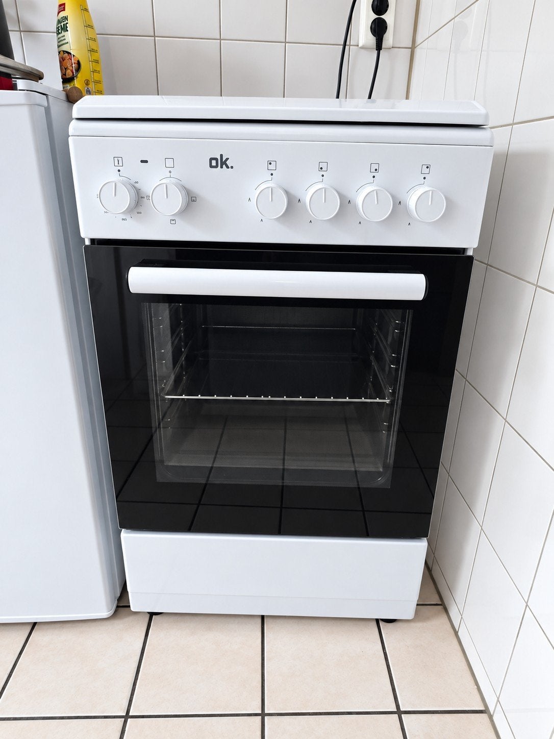 OK. OVC 10424 W Vrijstaand Gasfornuis met Oven, Witgoed en Apparatuur, Ophalen, 4 kookzones, Zo goed als nieuw, Gas