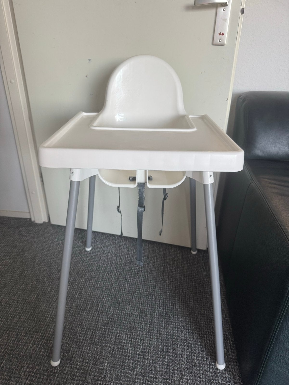 IKEA high chair with 2 FREE covers, Ophalen, Zo goed als nieuw, Overige typen, Afneembaar eetblad