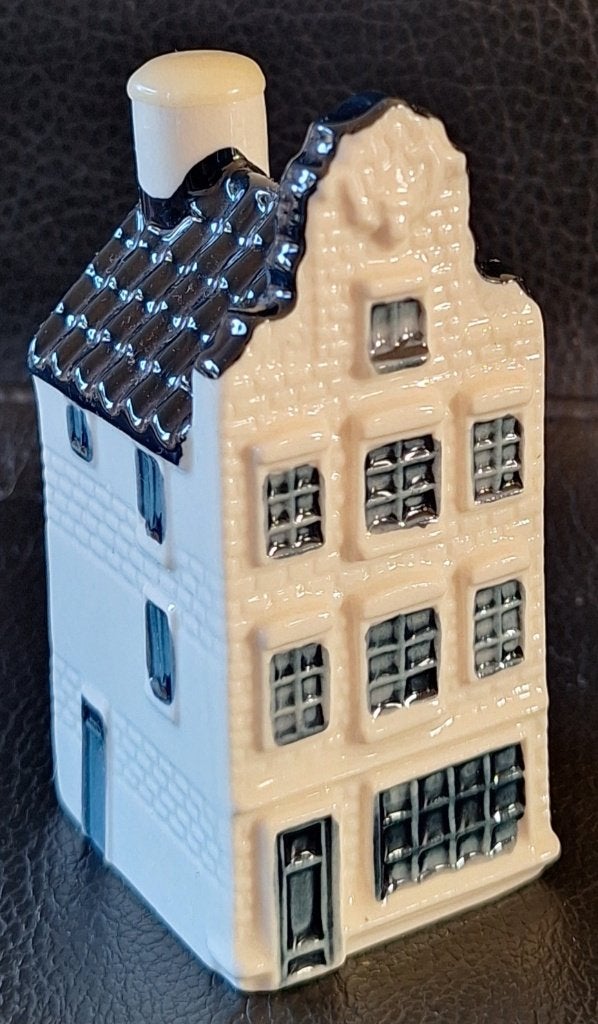 KLM huisje Bols nummer 72 - dichte schoorsteen , gevuld, Verzamelen, KLM Huisjes, Ophalen of Verzenden, Gebruikt, 61 t/m 80, Gevuld