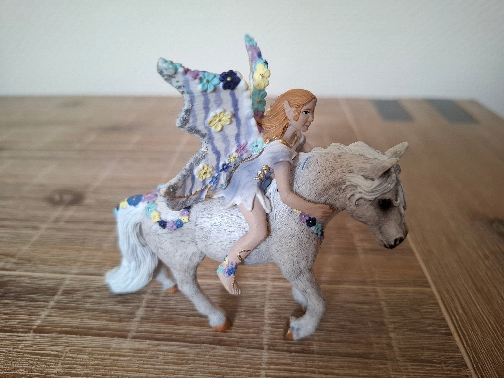 Schleich 70410 Bayala Oleana bloemen elf op paard, Ophalen of Verzenden, Zo goed als nieuw