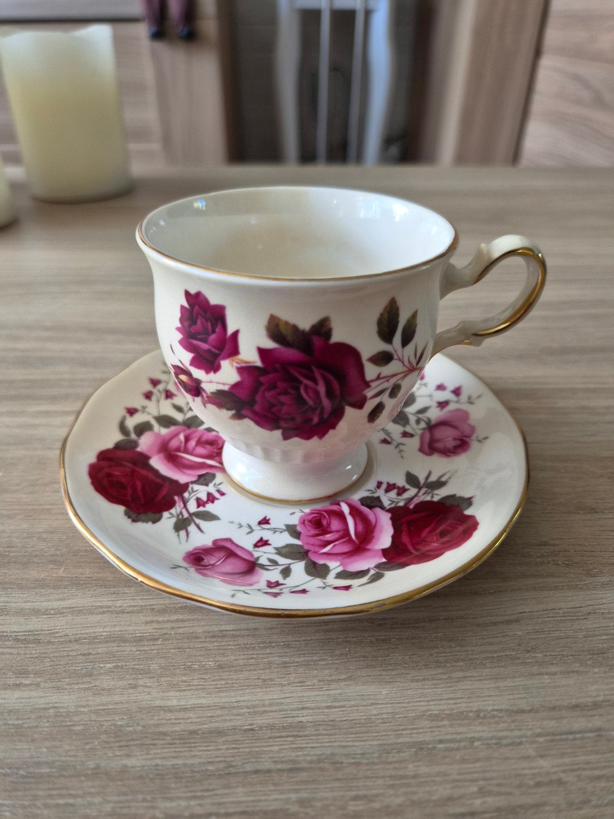 Queen Anne Fine Bone China kop en schotel, Ophalen, Zo goed als nieuw, Porselein, Kop en/of schotel