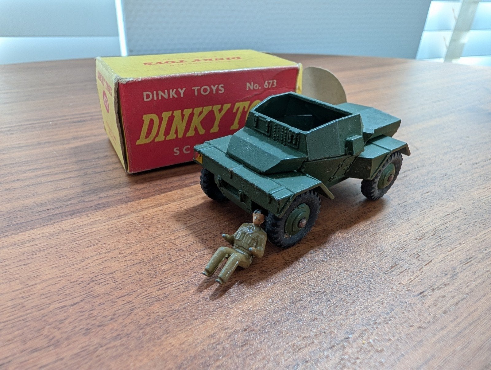 Dinky Toys No. 673 – Scout Car (incl chauffeur & doos), Overige merken, Gebruikt, Auto, 1:32 tot 1:50