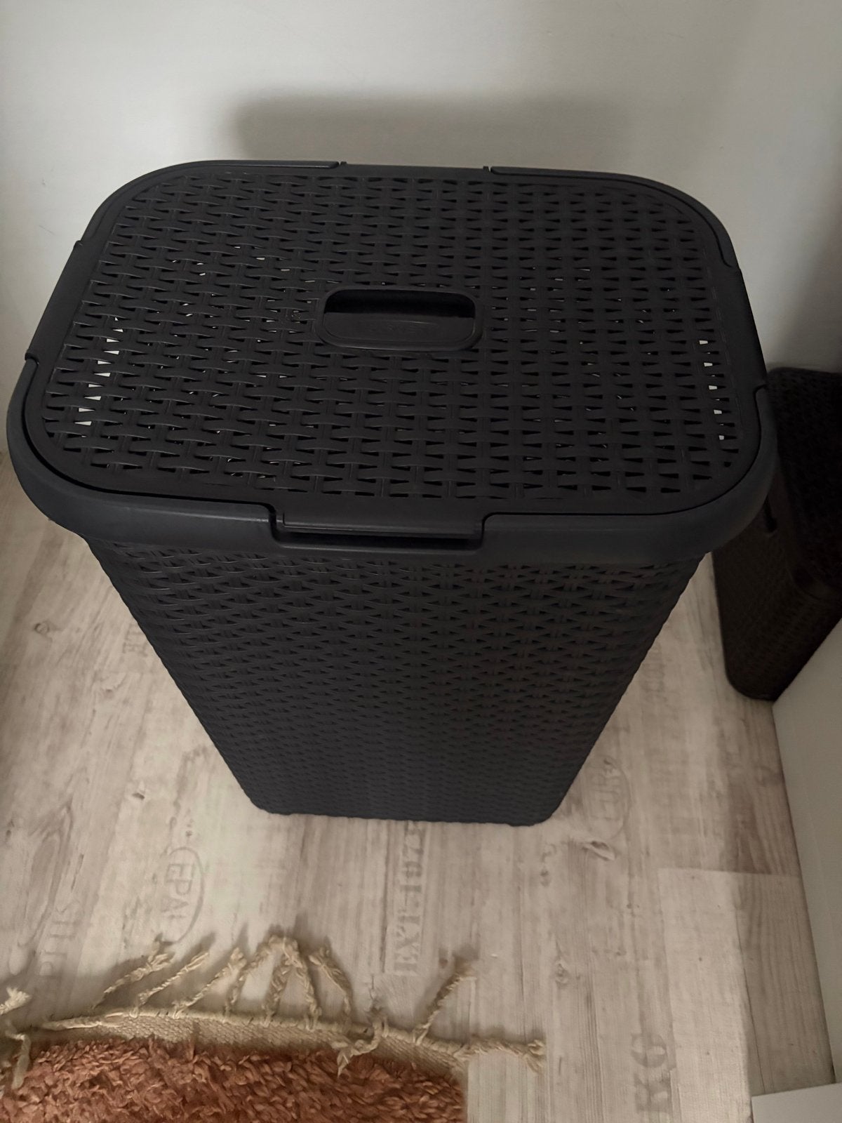 Curver Rattan Style Wasmand 60L - Donkergrijs, Gebruikt, Overige merken, Ophalen of Verzenden, Wasmand