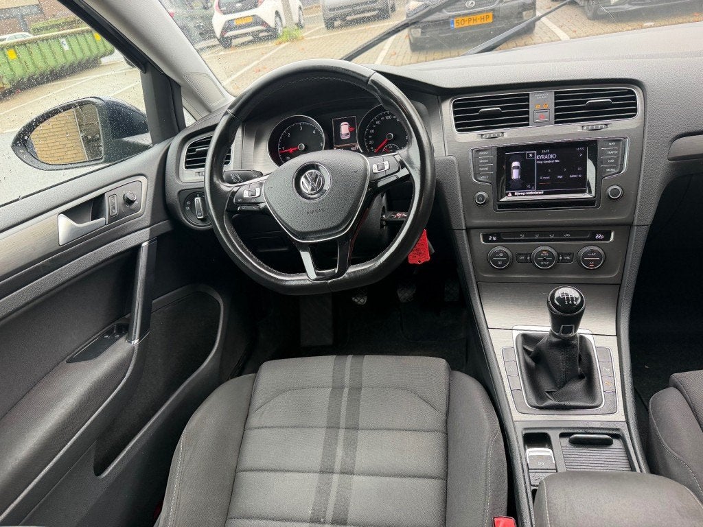 Volkswagen GOLF 1.6 TDI Highline BM PARKASS GOEDONDERHOUDEN, Auto's, Euro 5, Gebruikt, Parkeerassistent, 4 cilinders