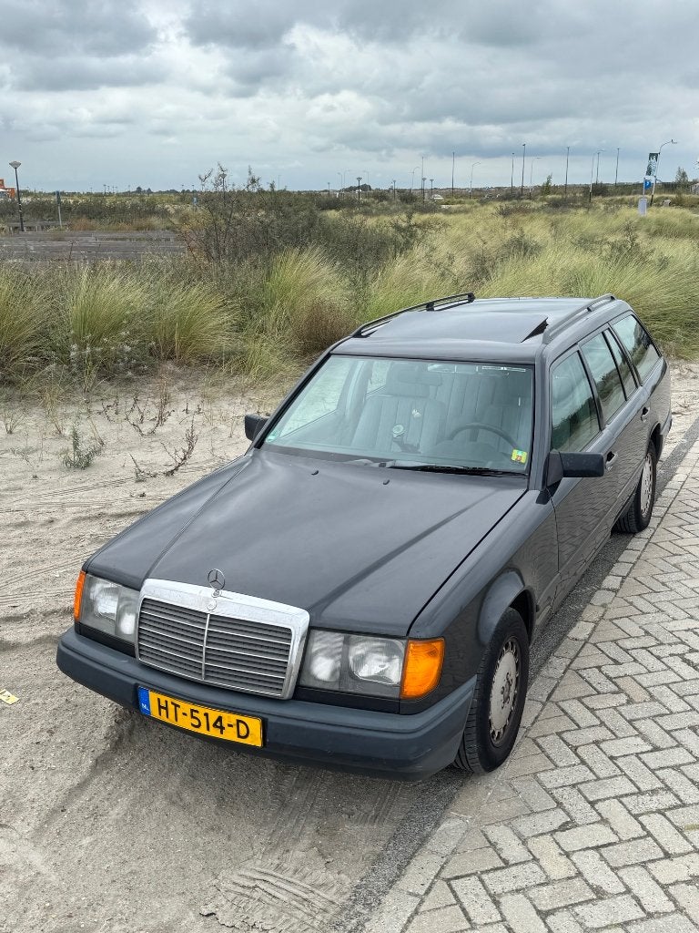 Oldtimer Mercedes-Benz 200-Serie 2.3 230 TE K6 1986 Zwart, foto 4