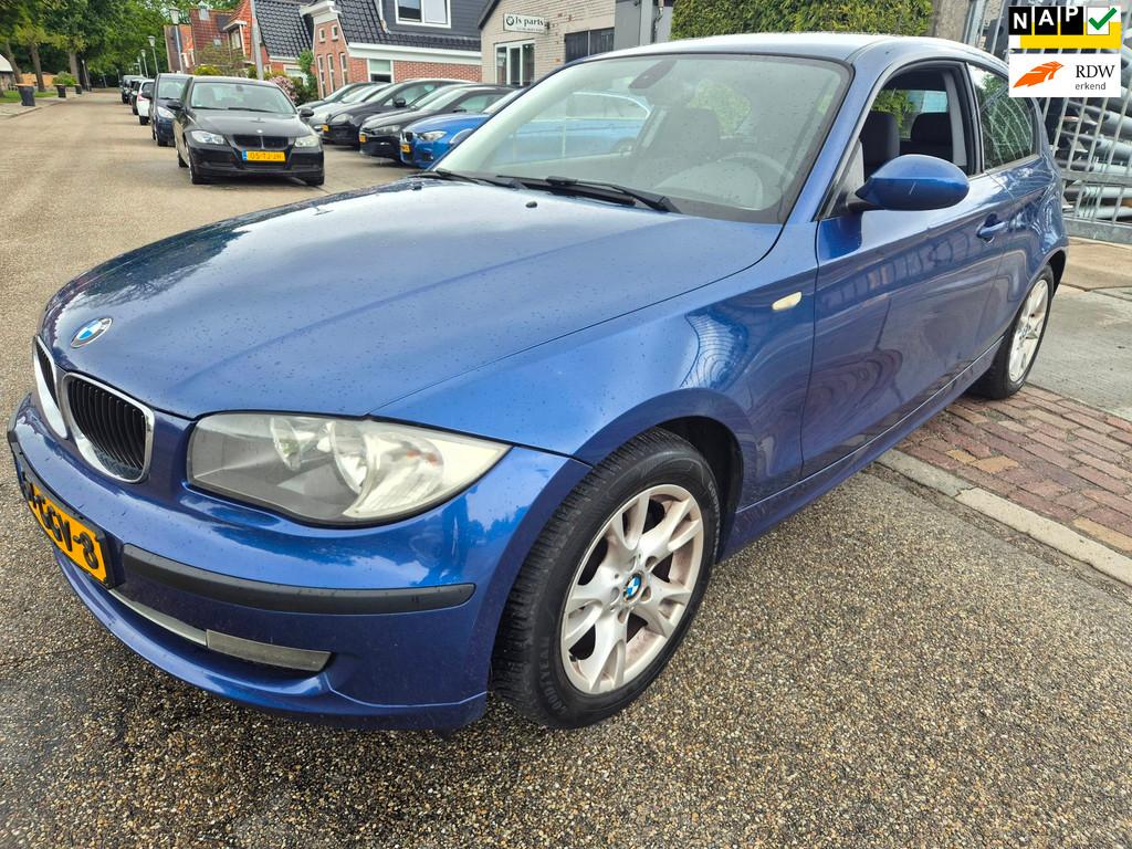 BMW 1-serie 116i Business Line pdc,airco nieuwe APK, Auto's, BMW, 1-Serie, Gebruikt, 1599 cc, 4 cilinders