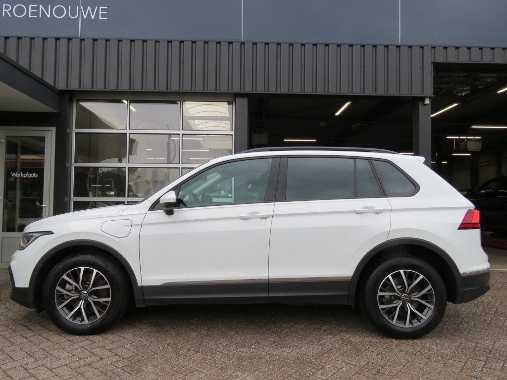 Volkswagen TIGUAN 1.4 TSI 245pk eHybrid / Digitaal dashboard, Auto's, Gebruikt, 4 cilinders, Wit, 59 km/l