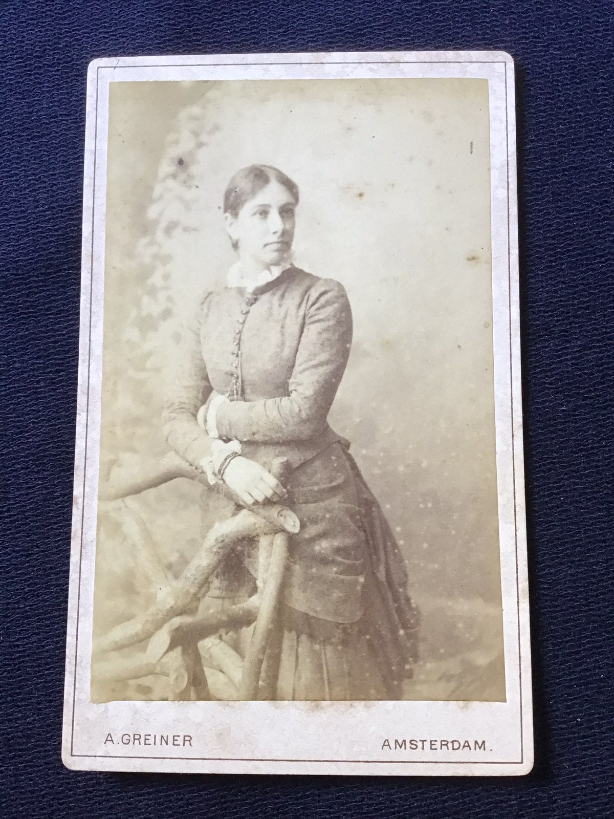 CDV, Jongedame, ALBERT GREINER, AMSTERDAM, Carte de Visite, Verzamelen, Foto's en Prenten, Verzenden, Voor 1940, Gebruikt, Foto