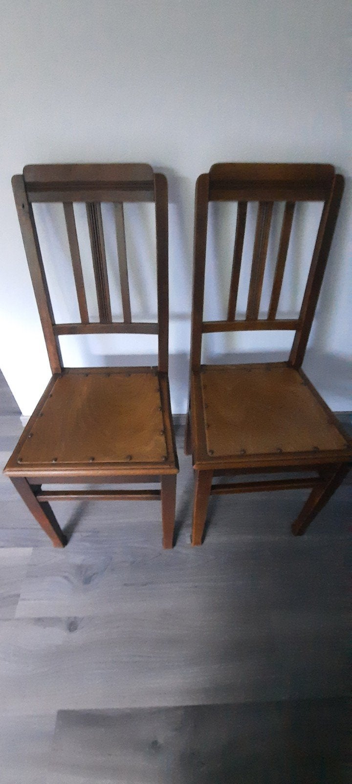 twee eetkamer stoelen, Ophalen