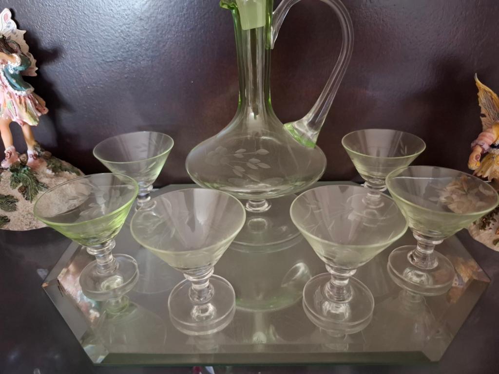 Vintage uranium glas karaf met 6 cocktailglazen, Antiek en Kunst, Antiek | Glas en Kristal, Ophalen of Verzenden