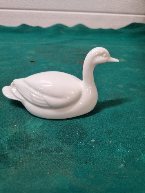 beeld zwaan wit porselein, Verzamelen, Beelden en Beeldjes, Ophalen of Verzenden