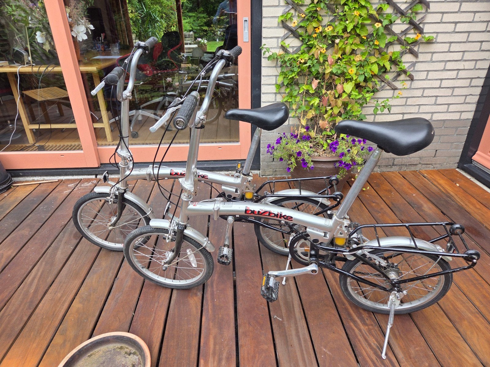 Twee Buzbike opvouwbare fietsen, Gebruikt, Velgrem, 16 tot 18 inch, Versnellingen