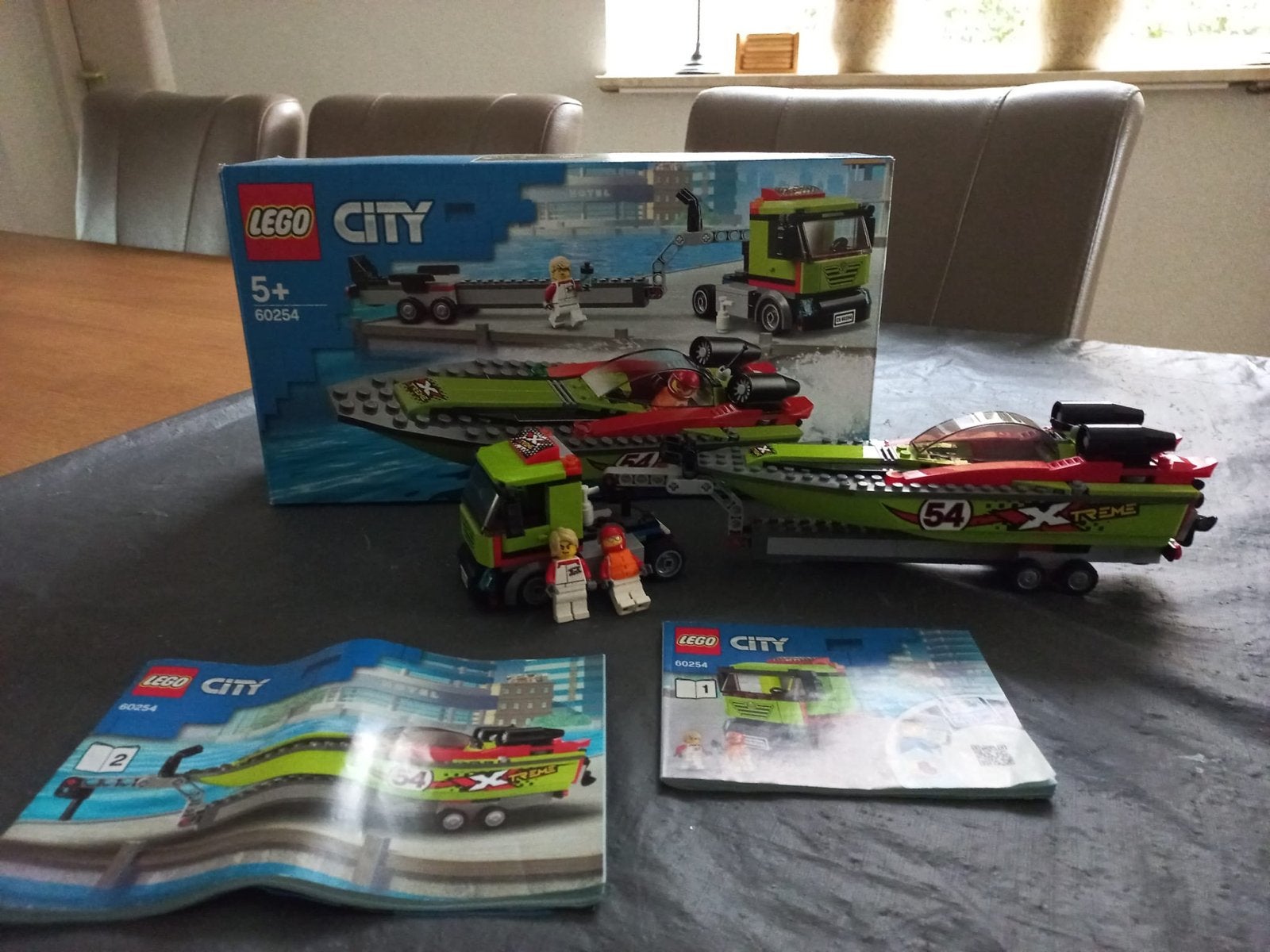 LEGO City 60254 Raceboot Transporter met doos en boekjes, Ophalen of Verzenden, Zo goed als nieuw