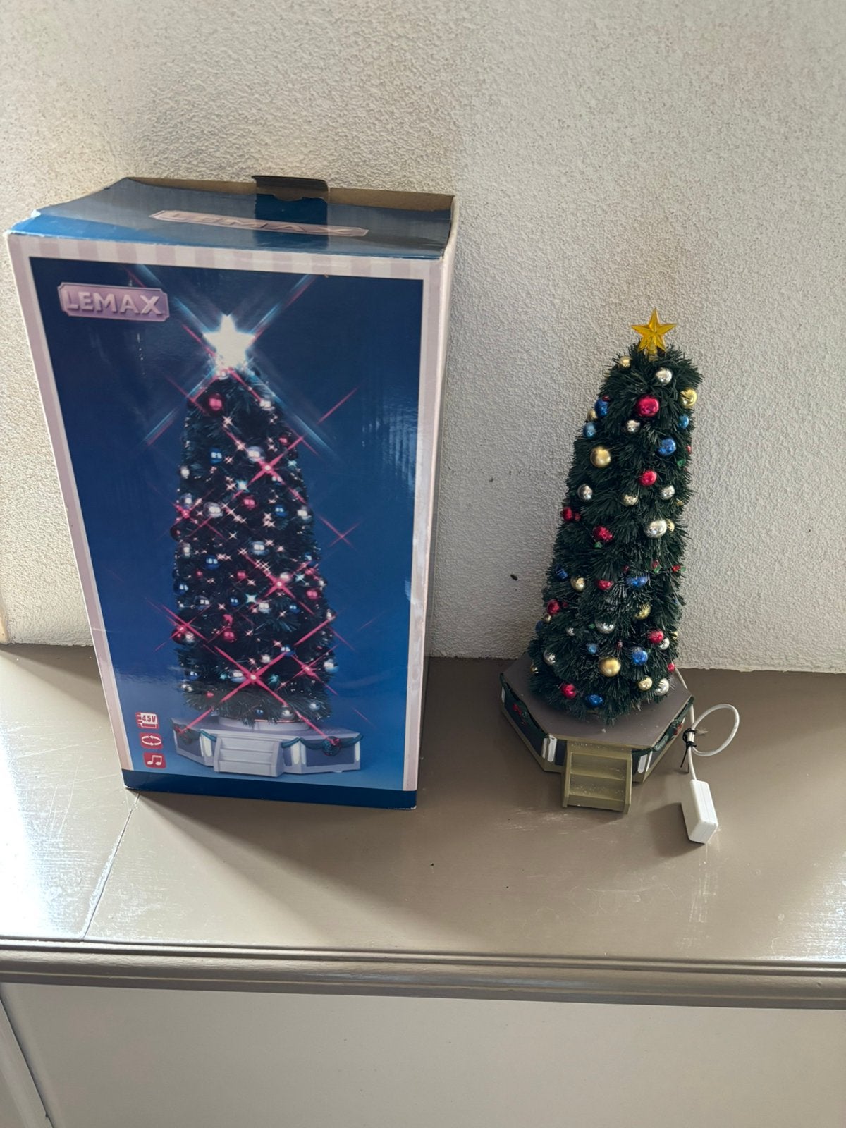 Lemax new majestic Christmas tree 34cm, Diversen, Ophalen of Verzenden, Zo goed als nieuw