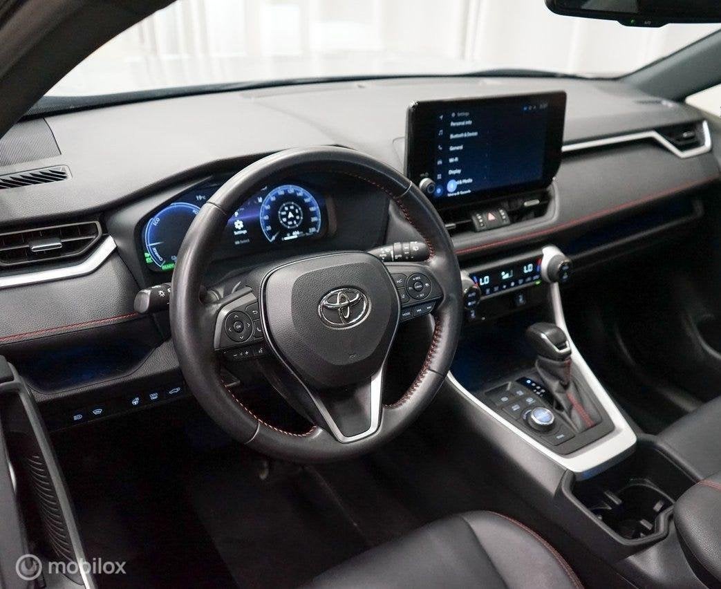 Toyota RAV4 2.5 Plug-in Hybrid AWD Style, Pano, trekhaak, Automaat, Gebruikt, Adaptive Cruise Control, 4 cilinders