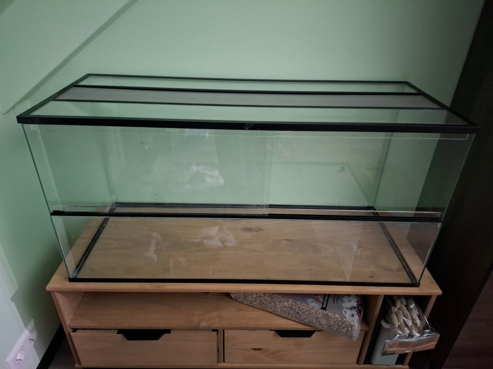 Terranium met schuifdeuren
Gekoch, Ophalen, Zo goed als nieuw