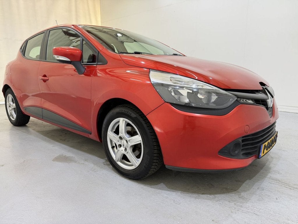 Renault Clio HB 1.216V 75 Collection Airco (bj 2013), Auto diversen, Schadeauto's, Renault Deutschland AG, Renault, Handgeschakeld