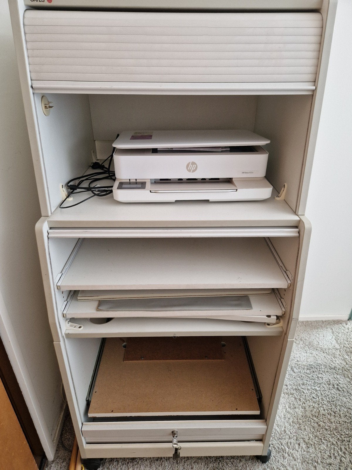 Gates computerkast met roldeur, H145 B67 D67, Ophalen, Gebruikt, 120 tot 170 cm, Minder dan 70 cm
