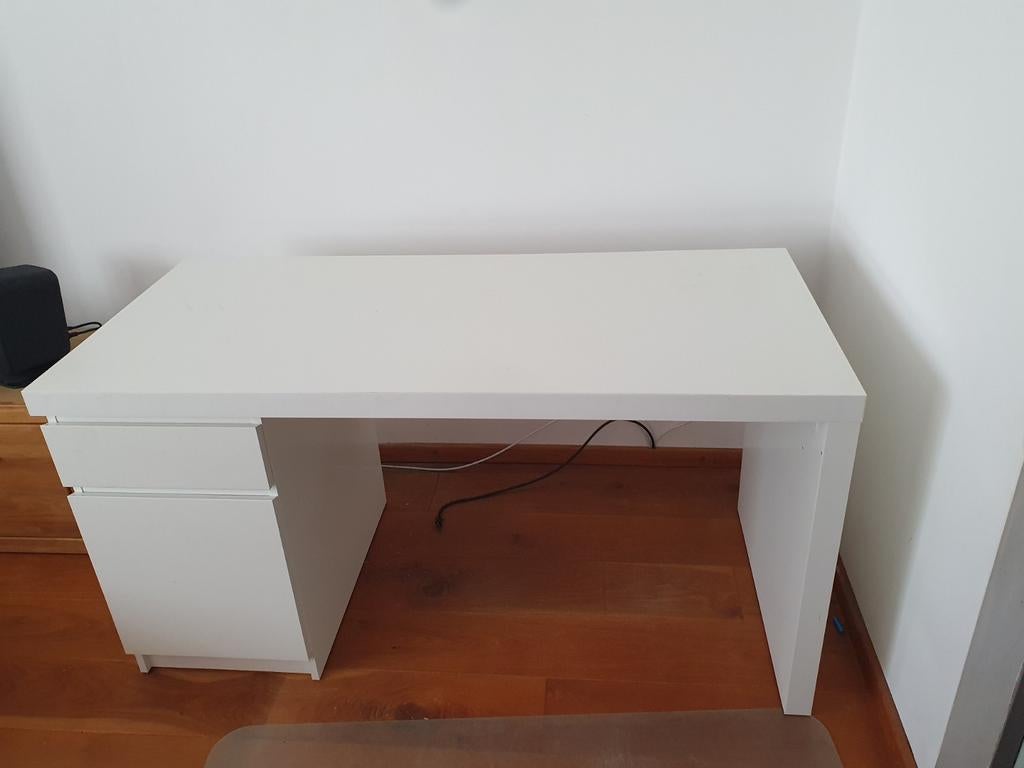 Bureau tafel IKEA wit, Ophalen, 65 cm, Spaanplaat of MDF, Zo goed als nieuw