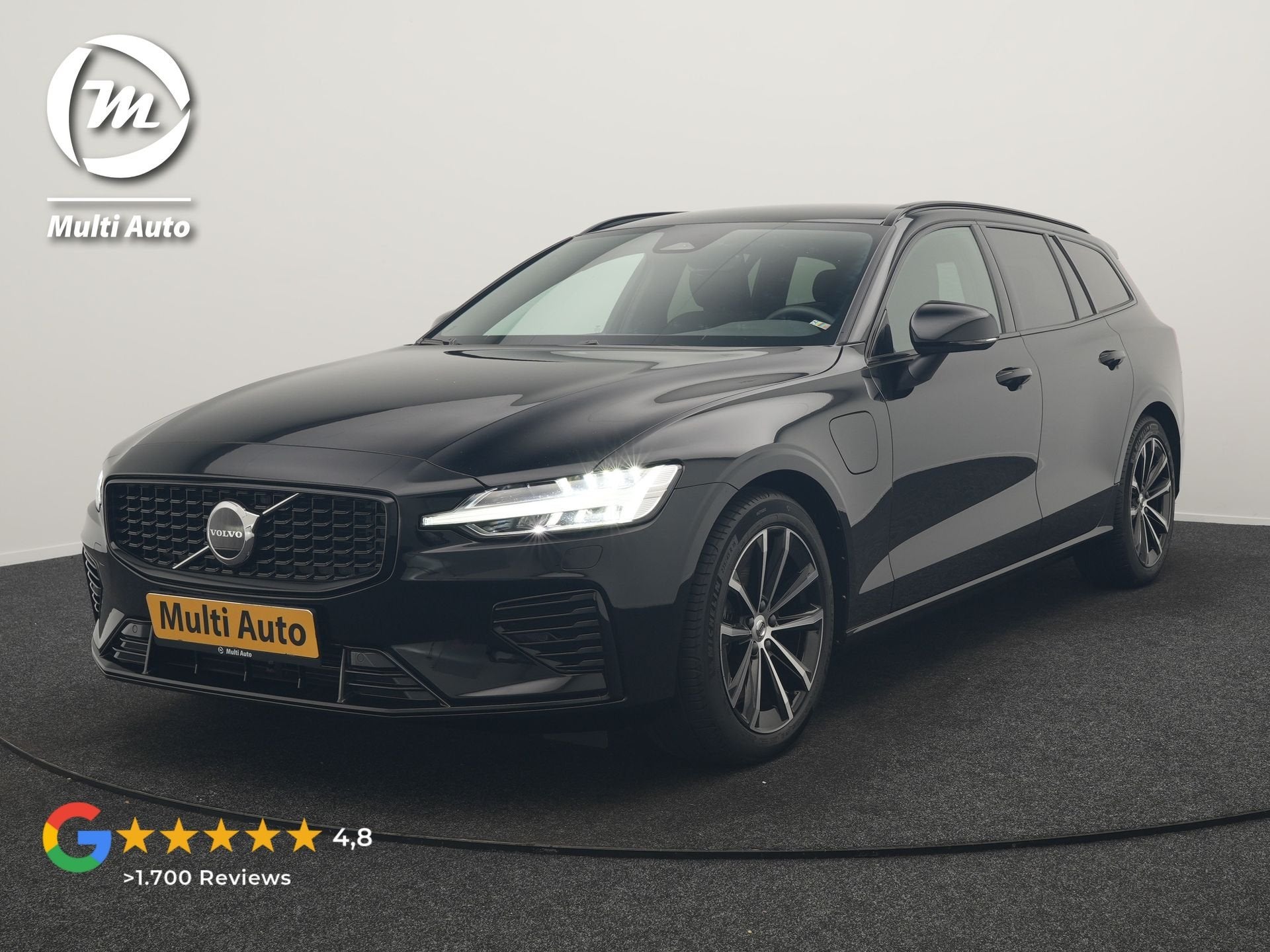 Volvo V60 T6 AWD Plus Dark LONG RANGE PHEV 350pk Dealer O.H., Auto's, Automaat, Dealer onderhouden, Gebruikt, Zwart