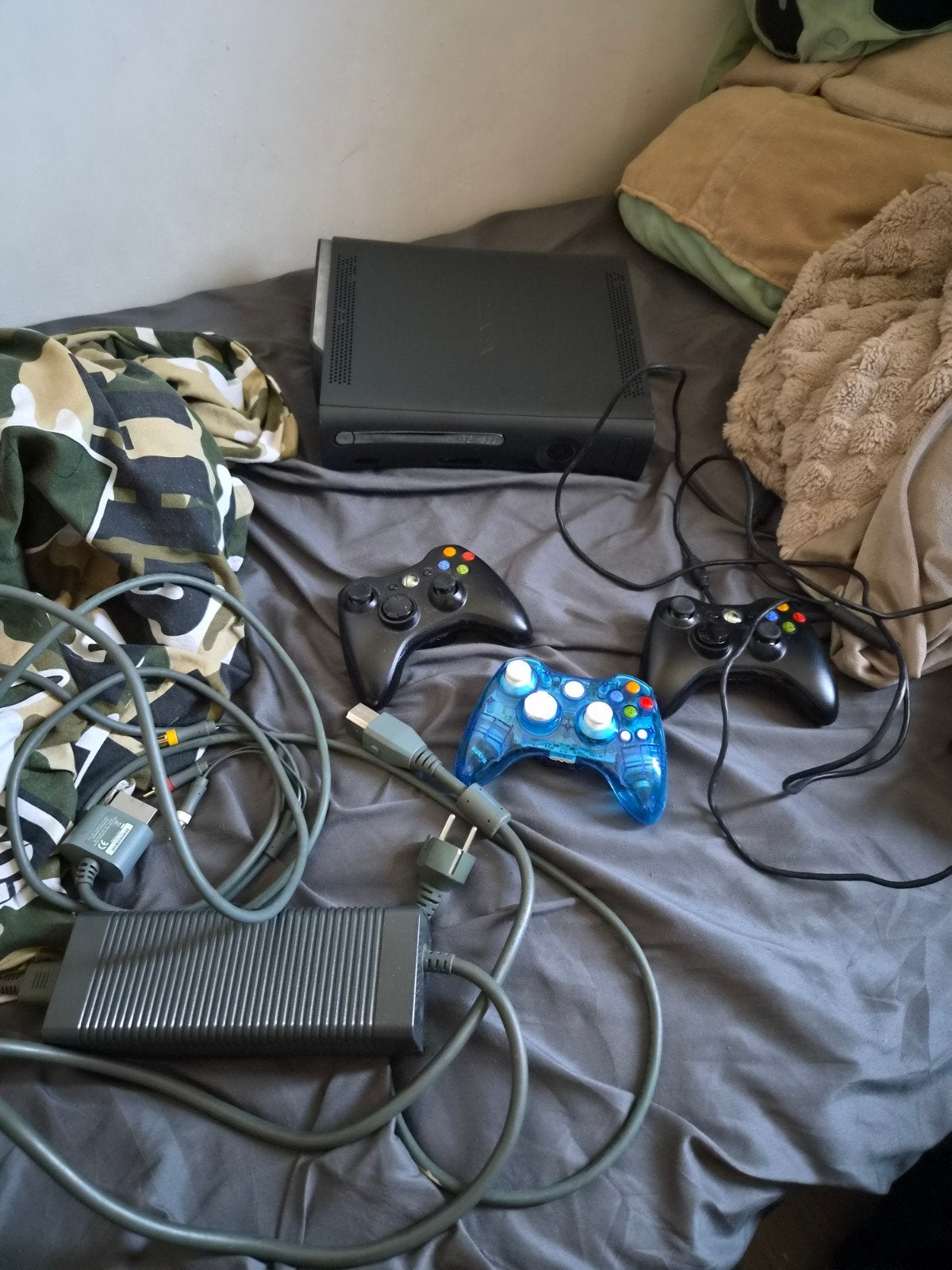 Xbox360, incl 3 controllers, Ophalen, Online, Overige genres, 2 spelers