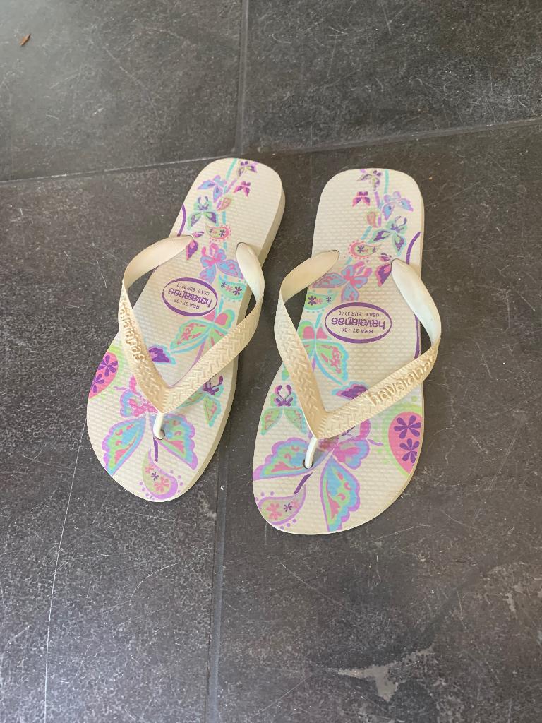 Havaianas teenslippers vlinders 39, Slippers, Overige kleuren, Ophalen of Verzenden, Zo goed als nieuw