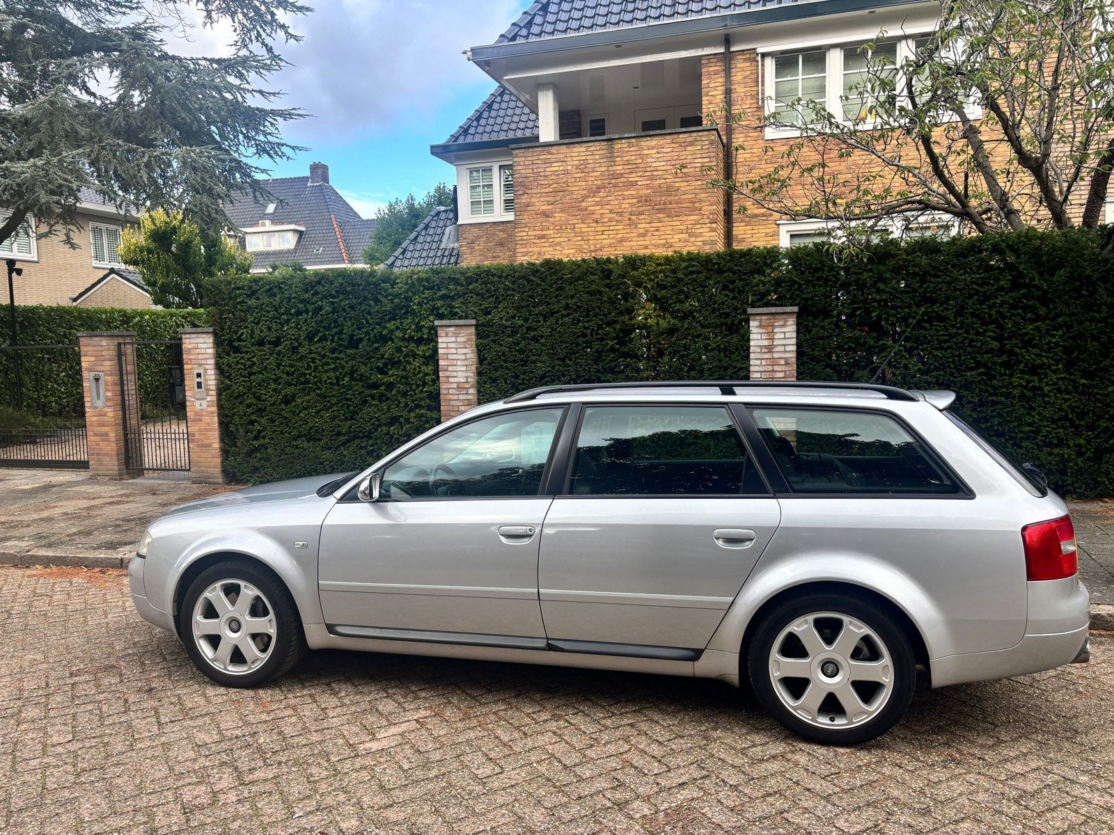 Audi youngtimer (2002) 8-cilinder, Auto's, Automaat, 4172 cc, Leder, Stationwagon