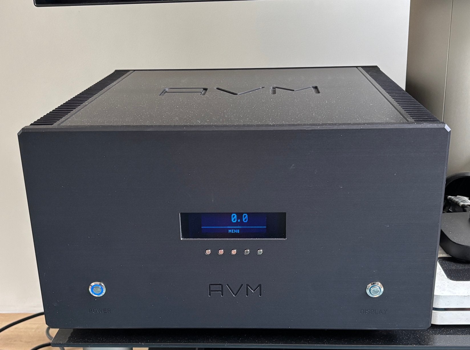 AVM Ovation SA 8.2 eindversterker incl. originele flightcase, Overige systemen, Zo goed als nieuw, 120 watt of meer, Ophalen