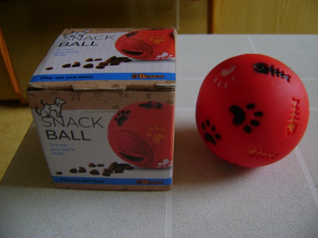 honden speel/snackbal nieuw in doos met opening voor lekkers, Ophalen of Verzenden, Nieuw, Hondenspeelgoed