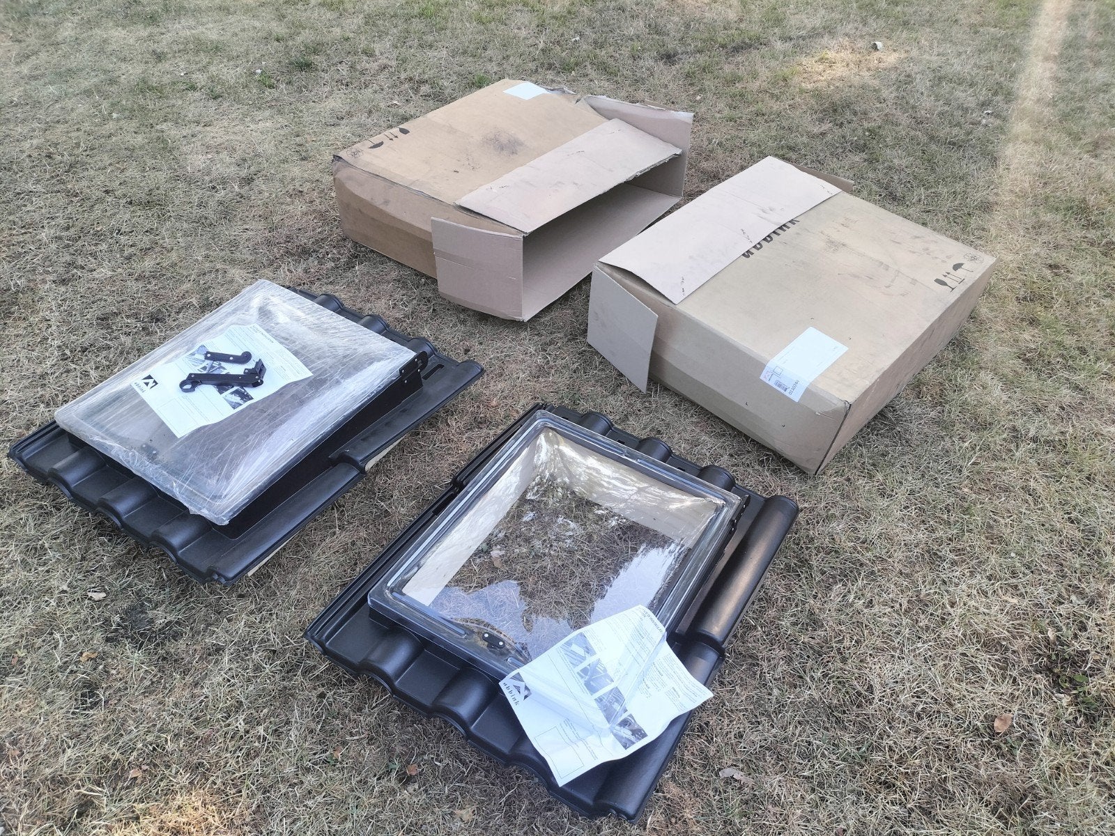 2x ubbink dakraam uitzetraam finkenbergen, Doe-het-zelf en Verbouw, Dakpannen en Dakbedekking, Ophalen, Zwart, Minder dan 5 m²