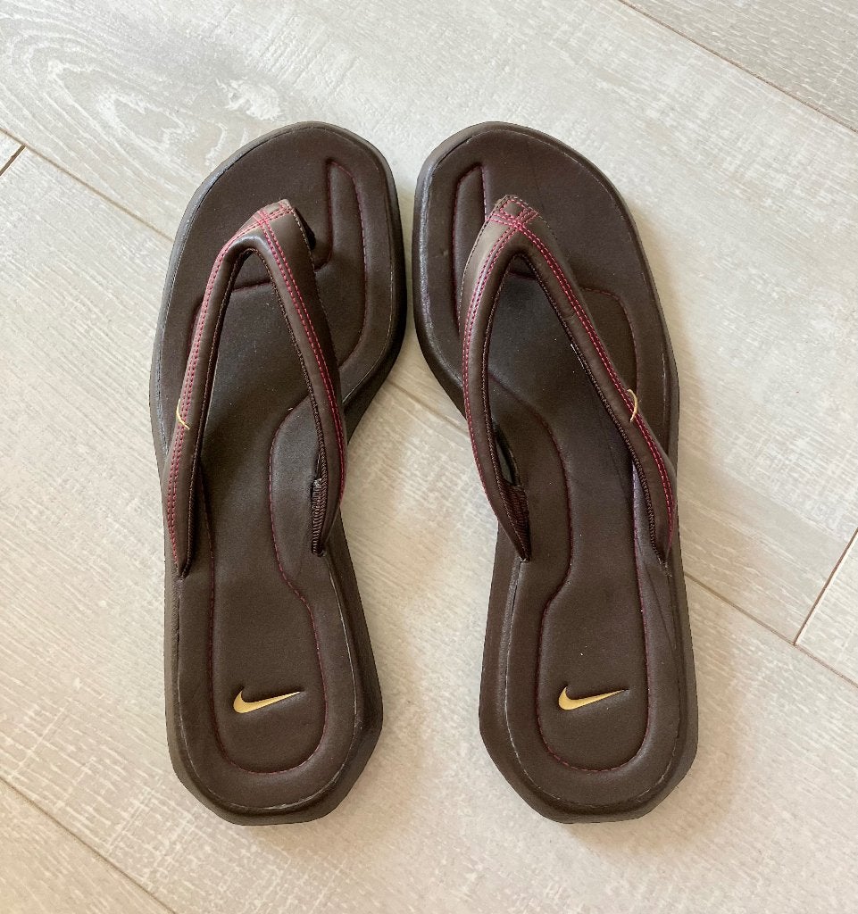Nike Slippers - Maat 38 - Nieuw!!!, Slippers, Bruin, Nike, Nieuw
