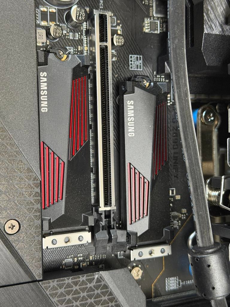 1x Samsung 990 Pro met heatsink 2TB NVMe SSD, Computers en Software, Harde schijven, Intern, SSD, Nieuw, Ophalen of Verzenden