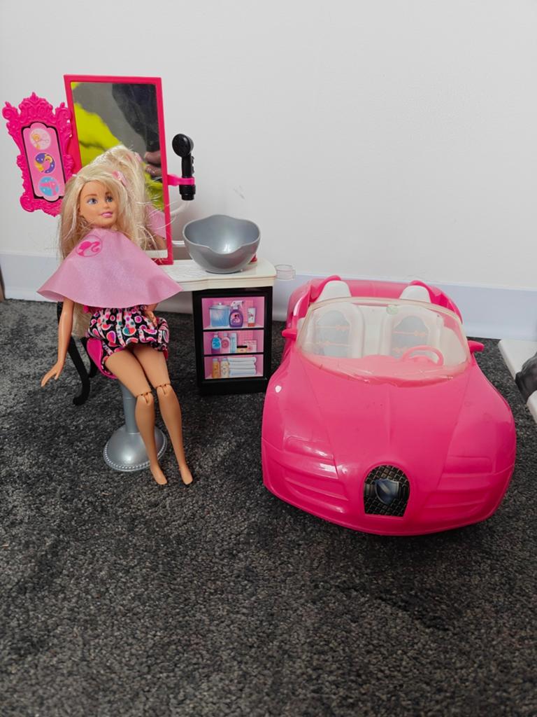 Barbie set: Kapsalon met Barbiepop en roze auto, Ophalen, Gebruikt, Barbie
