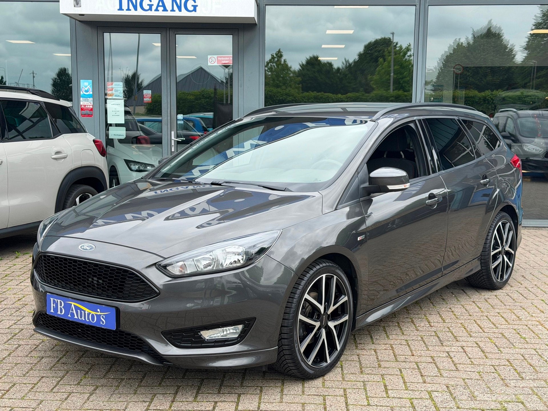 Ford Focus Wagon 1.0 EcoBoost ST Line Airco Lmv Carplay, Zwart, 1283 kg, Origineel Nederlands, Handgeschakeld