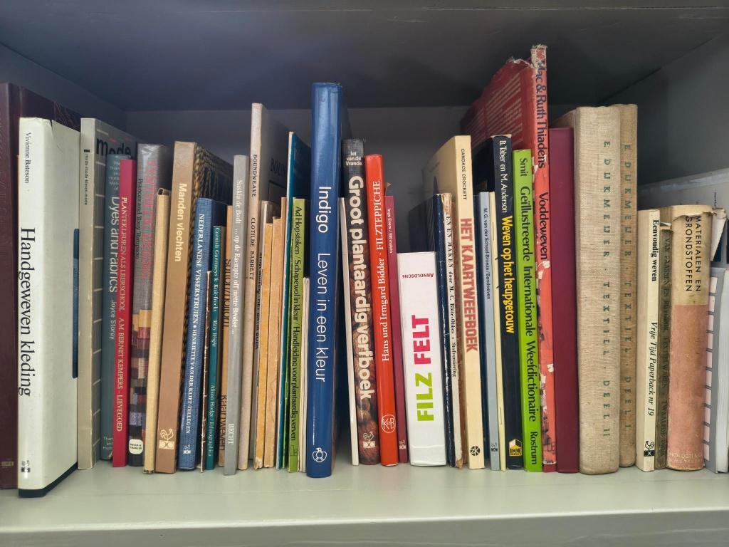 Bibliotheek voor textielliefhebber / wever, Boeken, Overige onderwerpen, Diverse Auteurs, Ophalen, Gelezen