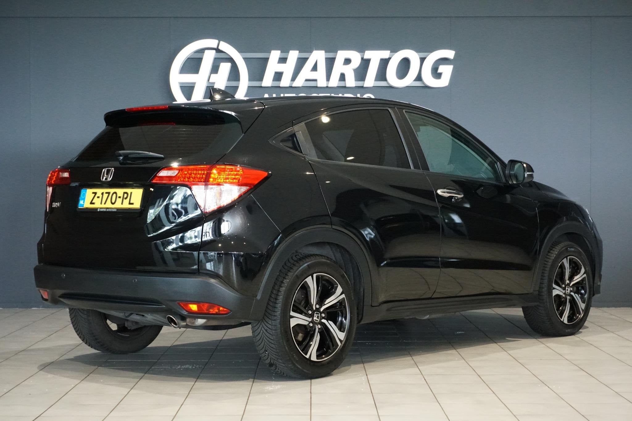 Honda HR-V 1.5 i-VTEC Executive + NAVI / DAB / SENSOREN / ST, Auto's, Stof, Euro 6, Zwart, Bedrijf