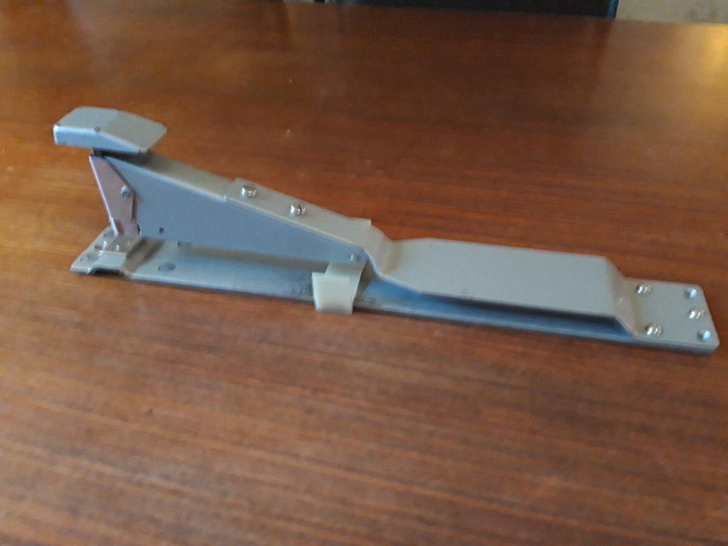 stalen nietmachine (long arm), Ophalen, Gebruikt