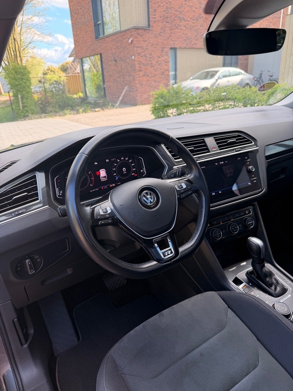 Foto 13 van Volkswagen Tiguan 2.0 TSI 190pk 4Motion DSG 2020 Grijs