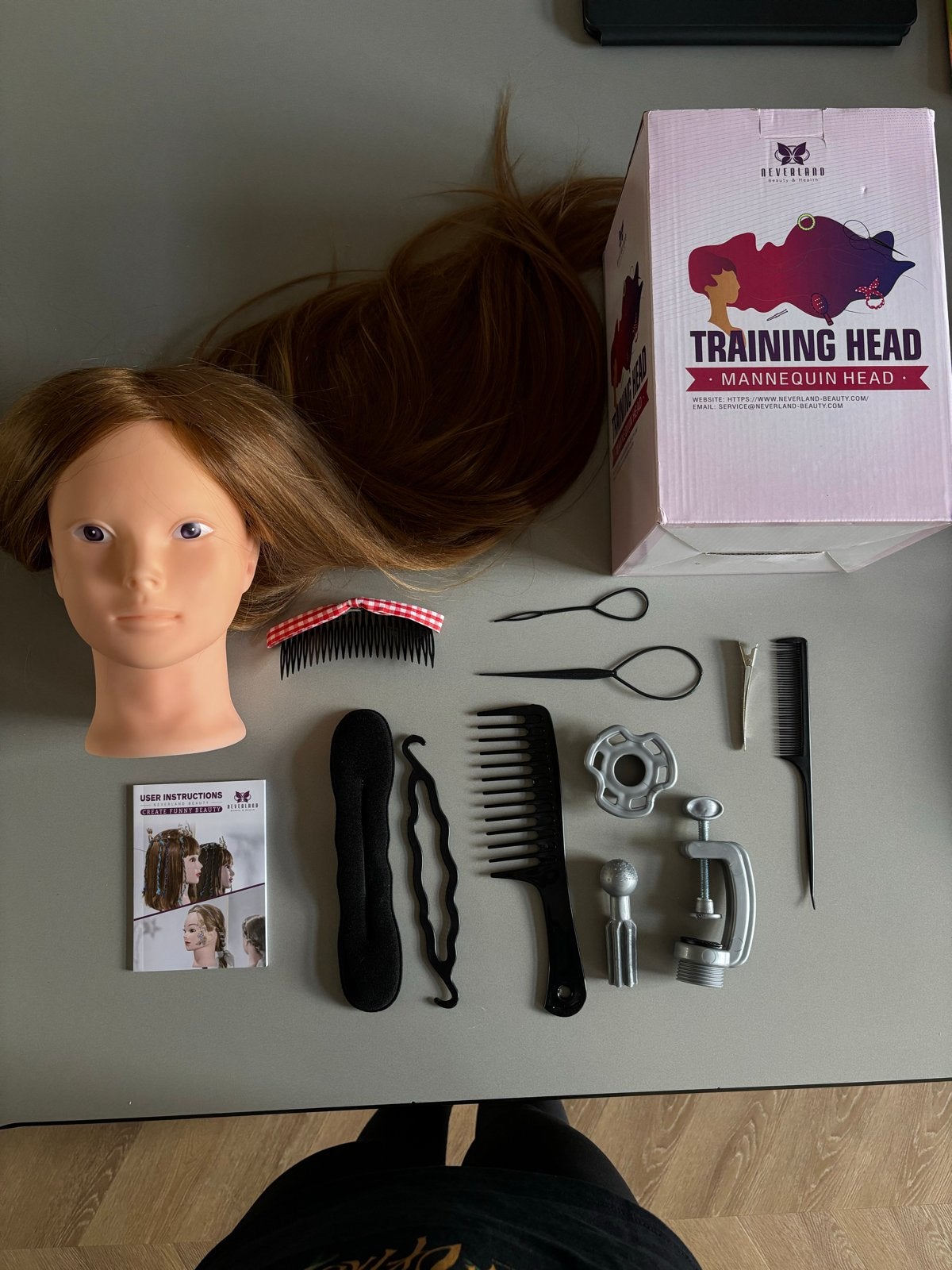 Oefenhoofd met lang haar en accessoires, Ophalen of Verzenden, Zo goed als nieuw, Pruik of Haarverlenging