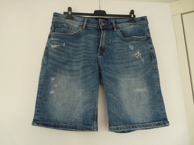 Blauwe jeans denim korte spijkerbroek bermuda Refill L  , W36 - W38 (confectie 52/54), Blauw, Refill, Ophalen of Verzenden